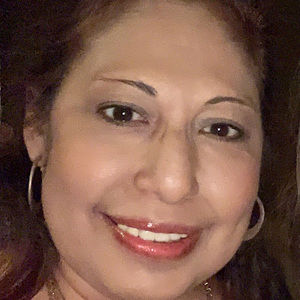 Meet your Posher, Elysita